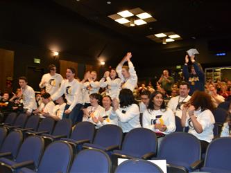 oak ridge team celebrating